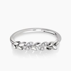 Ringlamour Round Cut Moissanite Floral Wedding Band